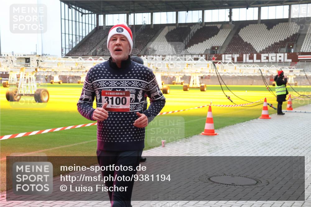 07.12.2025 - St. Pauli X-Mass-Run No. 15 Luisa Fischer http://msf.ph/oto/9381194 07.12.2025 10:44:11 Ziel 15, 3100, 32, 74, 84, 179, 559, 706, 1053, 1616, 1651, 1913, 2459, 2487, 2499, 2647, 2767, 2950, 2955, 3022, 3038, 3100, 3226, 3237, 4095, 4096, 4104, 4254, 4255 meine-sportfotos.de