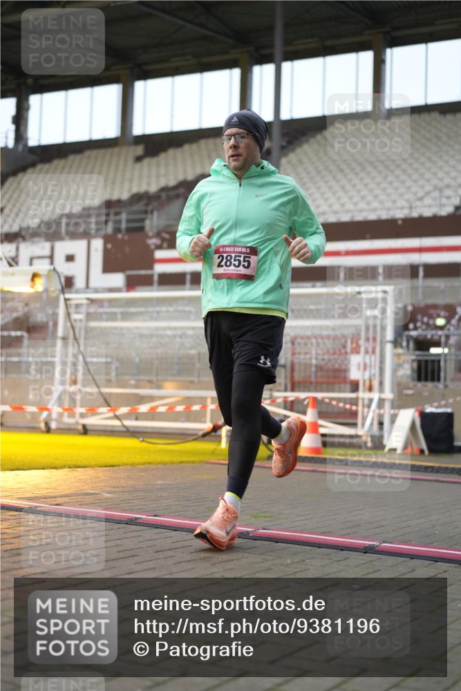 07.12.2025 - St. Pauli X-Mass-Run No. 15 Patografie http://msf.ph/oto/9381196 07.12.2025 10:20:08 Ziel 459, 1364, 1553, 1903, 2238, 2751, 2855, 3846, 3871, 4042, 4071, 4503 meine-sportfotos.de