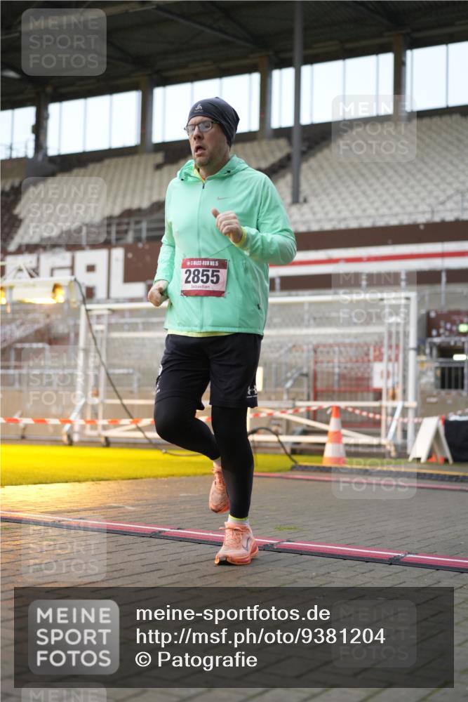 07.12.2025 - St. Pauli X-Mass-Run No. 15 Patografie http://msf.ph/oto/9381204 07.12.2025 10:20:08 Ziel 459, 1364, 1553, 1903, 2238, 2751, 2855, 3846, 3871, 4042, 4071, 4503 meine-sportfotos.de