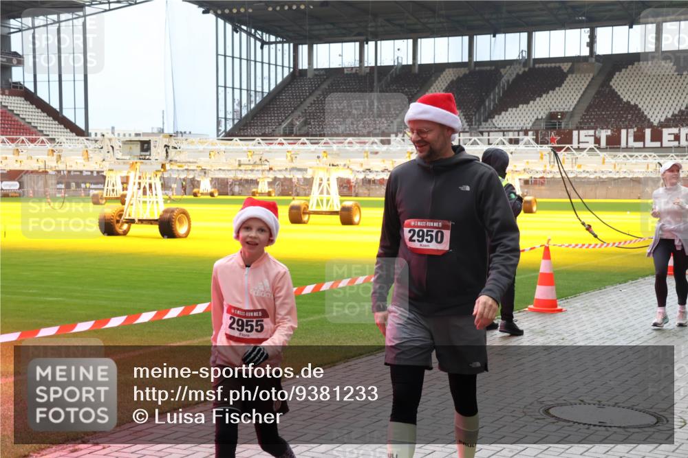 07.12.2025 - St. Pauli X-Mass-Run No. 15 Luisa Fischer http://msf.ph/oto/9381233 07.12.2025 10:44:30 Ziel 15, 2955, 15, 2950, 32, 74, 84, 179, 220, 706, 1089, 1651, 1913, 1947, 1948, 2357, 2359, 2499, 2767, 2950, 2955, 3012, 3100, 4095, 4096, 4254, 4255 meine-sportfotos.de