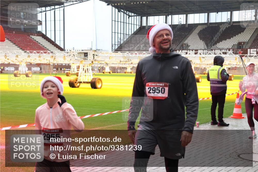 07.12.2025 - St. Pauli X-Mass-Run No. 15 Luisa Fischer http://msf.ph/oto/9381239 07.12.2025 10:44:31 Ziel 388, 15, 2955, 15, 2950, 32, 84, 179, 220, 706, 1051, 1059, 1089, 1651, 1913, 1947, 1948, 2357, 2359, 2499, 2767, 2950, 2955, 3012, 3100, 4095, 4096, 4254, 4255 meine-sportfotos.de