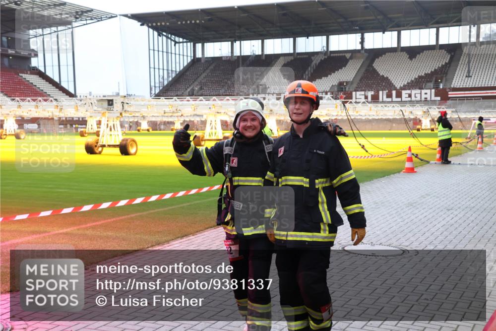 07.12.2025 - St. Pauli X-Mass-Run No. 15 Luisa Fischer http://msf.ph/oto/9381337 07.12.2025 10:45:05 Ziel 86, 220, 571, 1051, 1059, 1060, 1089, 1421, 1947, 1948, 2058, 2321, 2325, 2357, 2359, 3132, 4876 meine-sportfotos.de
