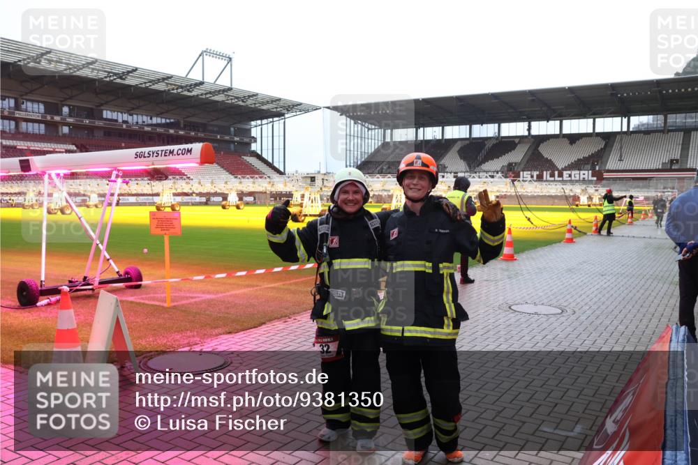 07.12.2025 - St. Pauli X-Mass-Run No. 15 Luisa Fischer http://msf.ph/oto/9381350 07.12.2025 10:45:07 Ziel 32, 86, 220, 571, 1051, 1059, 1060, 1089, 1421, 1947, 1948, 2058, 2321, 2325, 2357, 2359, 3132, 4876 meine-sportfotos.de
