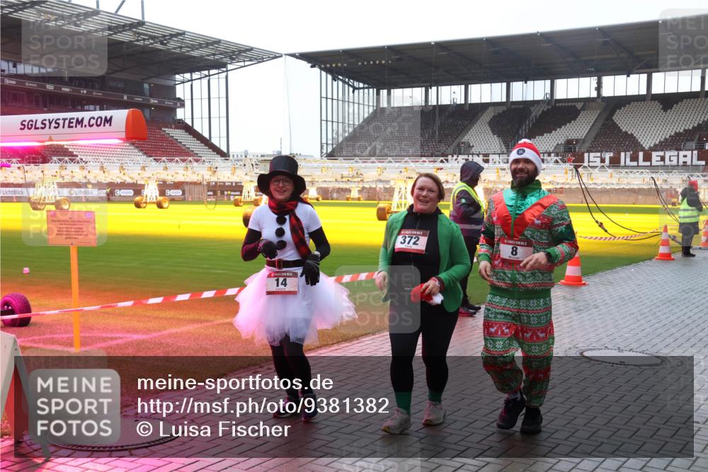 07.12.2025 - St. Pauli X-Mass-Run No. 15 Luisa Fischer http://msf.ph/oto/9381382 07.12.2025 11:16:31 Ziel 14, 372, 8, 8, 14, 372, 1800, 1802, 1821, 1825, 2194, 2195, 2464, 3241, 3256, 3326 meine-sportfotos.de