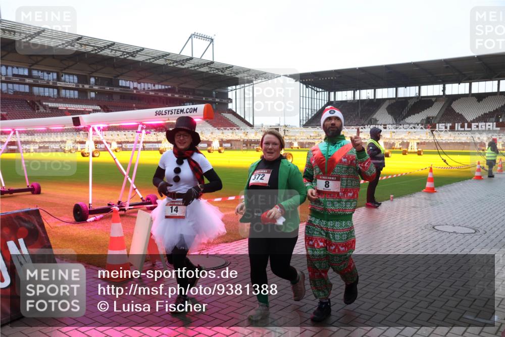 07.12.2025 - St. Pauli X-Mass-Run No. 15 Luisa Fischer http://msf.ph/oto/9381388 07.12.2025 11:16:32 Ziel 30, 14, 42, 372, 15, 8, 14, 372, 1800, 1802, 1821, 1825, 2194, 2195, 2464, 3241, 3256, 3326 meine-sportfotos.de