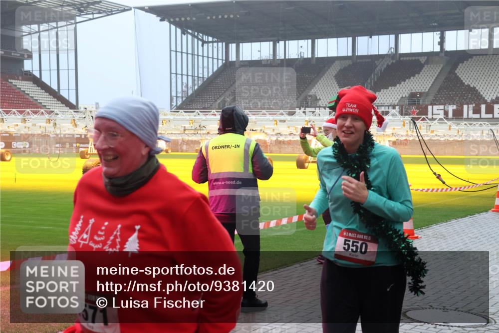 07.12.2025 - St. Pauli X-Mass-Run No. 15 Luisa Fischer http://msf.ph/oto/9381420 07.12.2025 10:11:01 Ziel 1571, 15, 550, 550, 962, 964, 979, 1399, 1426, 1571, 1768, 2083, 2087, 2530, 4358, 4507, 4885 meine-sportfotos.de
