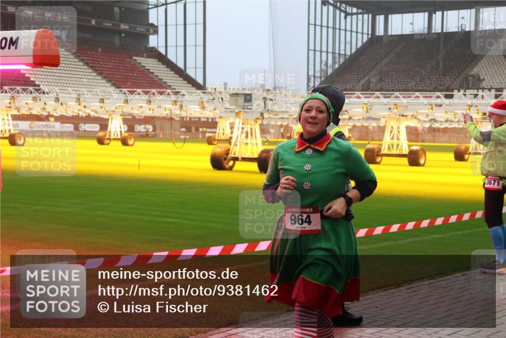 07.12.2025 - St. Pauli X-Mass-Run No. 15 Luisa Fischer http://msf.ph/oto/9381462 07.12.2025 10:11:10 Ziel 15, 964, 3671, 57, 550, 964, 979, 983, 1148, 1149, 1150, 1426, 1571, 1768, 1929, 1935, 2083, 2087, 2530, 4885 meine-sportfotos.de