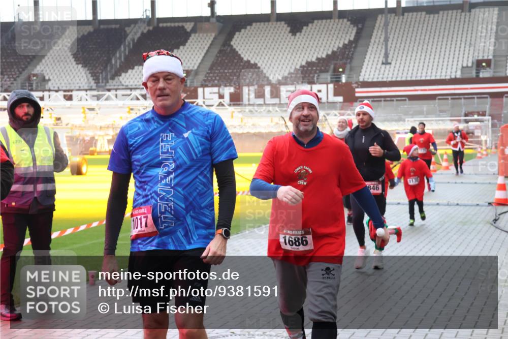 07.12.2025 - St. Pauli X-Mass-Run No. 15 Luisa Fischer http://msf.ph/oto/9381591 07.12.2025 11:17:55 Ziel 6709, 1017, 15, 1686, 846, 551, 845, 1122, 1125, 1127, 1130, 1340, 1529, 1531, 1686, 2477, 2766, 2846, 2849, 2915 meine-sportfotos.de