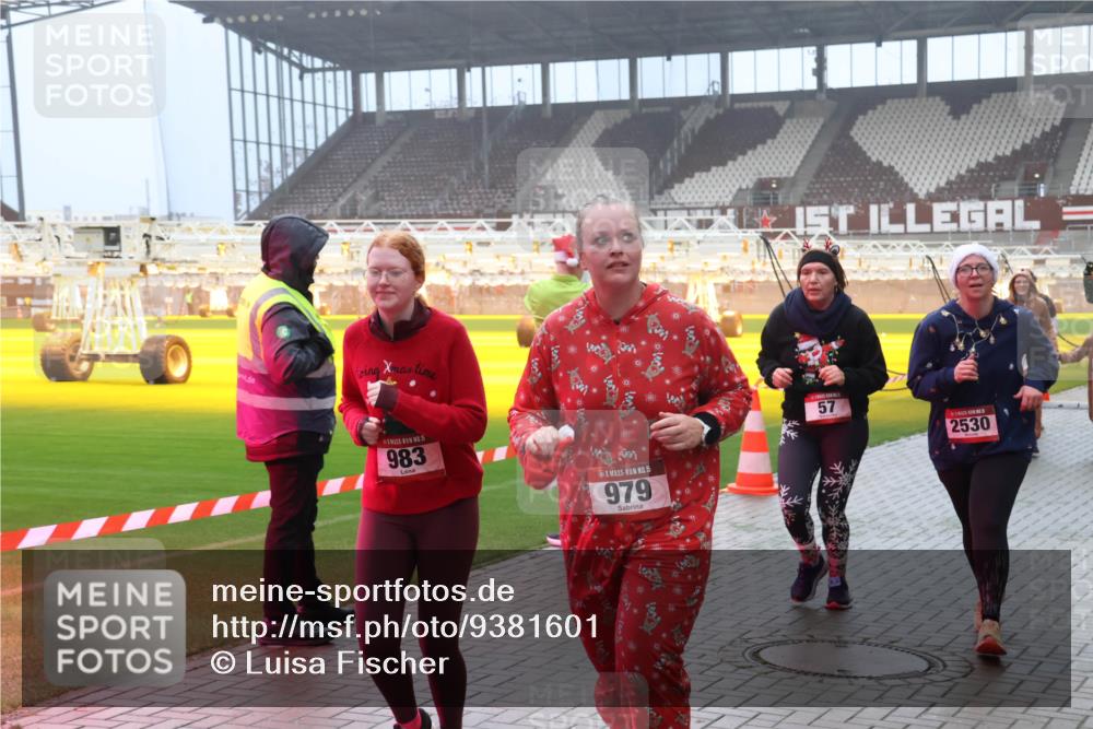 07.12.2025 - St. Pauli X-Mass-Run No. 15 Luisa Fischer http://msf.ph/oto/9381601 07.12.2025 10:11:30 Ziel 15, 983, 15, 979, 57, 2530, 57, 979, 983, 1148, 1149, 1150, 1426, 1768, 1929, 1935, 1969, 2530, 3354, 3815, 4499, 4525, 4659, 4661, 4885 meine-sportfotos.de