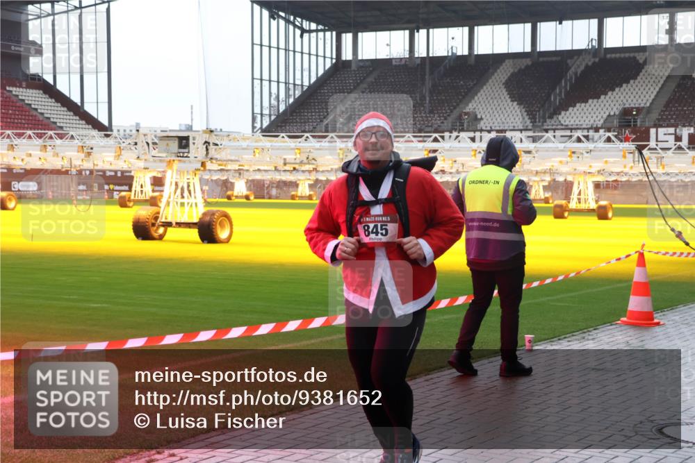 07.12.2025 - St. Pauli X-Mass-Run No. 15 Luisa Fischer http://msf.ph/oto/9381652 07.12.2025 11:18:12 Ziel 15, 845, 551, 845, 1122, 1125, 1127, 1130, 1529, 1686, 2477, 2766, 2846, 2849, 2915, 3221, 3327, 4627 meine-sportfotos.de
