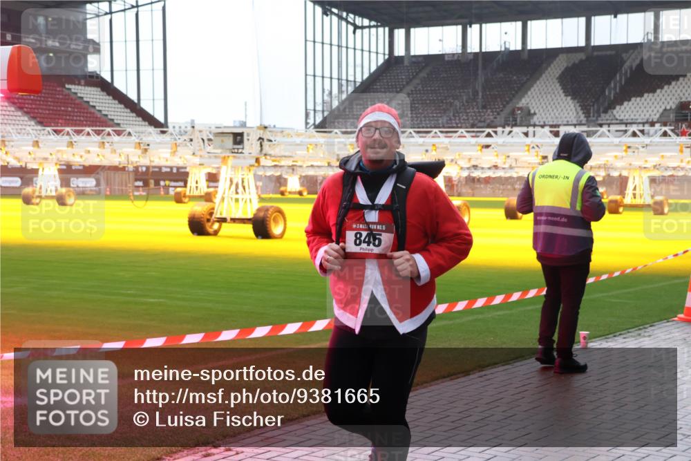 07.12.2025 - St. Pauli X-Mass-Run No. 15 Luisa Fischer http://msf.ph/oto/9381665 07.12.2025 11:18:12 Ziel 15, 845, 551, 845, 1122, 1125, 1127, 1130, 1529, 1686, 2477, 2766, 2846, 2849, 2915, 3221, 3327, 4627 meine-sportfotos.de