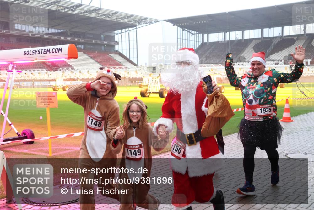 07.12.2025 - St. Pauli X-Mass-Run No. 15 Luisa Fischer http://msf.ph/oto/9381696 07.12.2025 10:11:36 Ziel 1148, 1149, 1150, 5, 1935, 57, 979, 983, 1148, 1149, 1150, 1426, 1768, 1929, 1935, 1969, 2530, 3354, 3815, 4499, 4525, 4659, 4661, 4662, 4885 meine-sportfotos.de