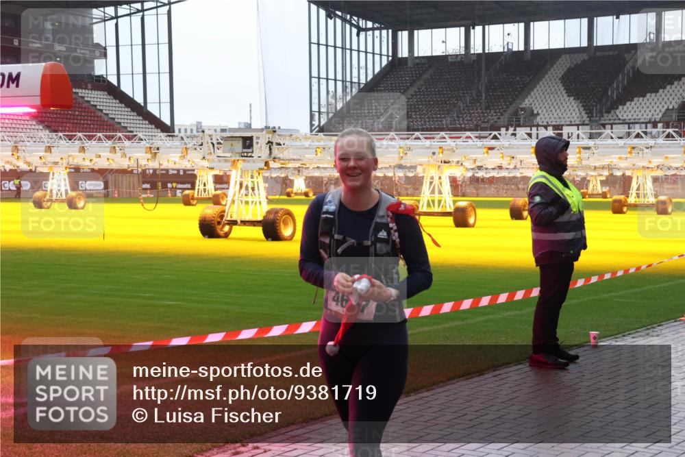 07.12.2025 - St. Pauli X-Mass-Run No. 15 Luisa Fischer http://msf.ph/oto/9381719 07.12.2025 11:18:48 Ziel 1, 46, 7, 1325, 1348, 2045, 2918, 3138, 3158, 3201, 3221, 3304, 3327, 3634, 3636 meine-sportfotos.de