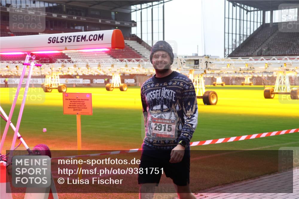 07.12.2025 - St. Pauli X-Mass-Run No. 15 Luisa Fischer http://msf.ph/oto/9381751 07.12.2025 11:18:54 Ziel 4, 15, 2915, 1325, 1348, 2045, 2918, 3138, 3158, 3201, 3221, 3304, 3327, 3634, 3636 meine-sportfotos.de