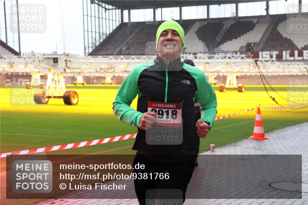 07.12.2025 - St. Pauli X-Mass-Run No. 15 Luisa Fischer http://msf.ph/oto/9381766 07.12.2025 11:18:58 Ziel 15, 2918, 1109, 1325, 1348, 2045, 2918, 3138, 3158, 3201, 3221, 3304, 3327, 3634, 3636 meine-sportfotos.de