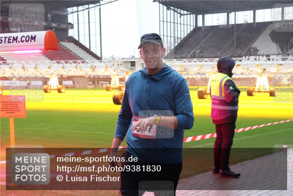 07.12.2025 - St. Pauli X-Mass-Run No. 15 Luisa Fischer http://msf.ph/oto/9381830 07.12.2025 11:19:43 Ziel 0, 295, 302, 367, 373, 797, 1109, 1322, 1336, 1563, 1617, 2062, 2064, 2067, 2597, 2788, 3205 meine-sportfotos.de
