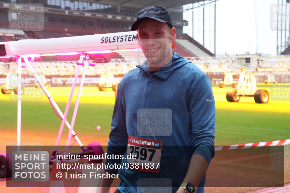 07.12.2025 - St. Pauli X-Mass-Run No. 15 Luisa Fischer http://msf.ph/oto/9381837 07.12.2025 11:19:44 Ziel 15, 2597, 295, 302, 367, 373, 797, 1109, 1322, 1336, 1343, 1563, 1617, 2062, 2064, 2067, 2597, 2788, 3205 meine-sportfotos.de