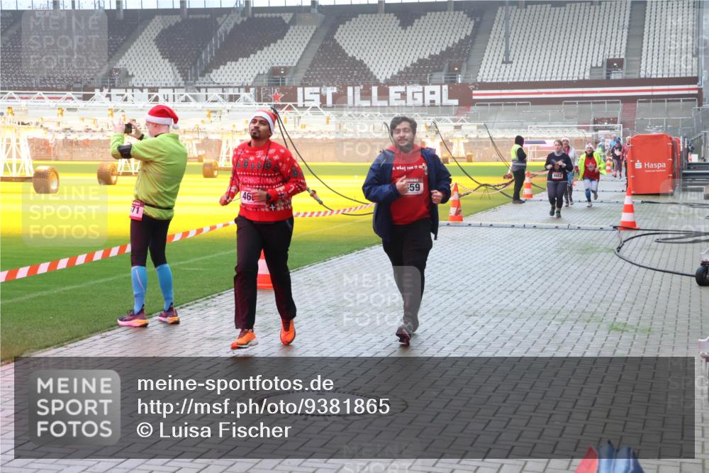 07.12.2025 - St. Pauli X-Mass-Run No. 15 Luisa Fischer http://msf.ph/oto/9381865 07.12.2025 10:11:51 Ziel 71, 46, 59, 670, 1148, 1149, 1150, 1929, 1935, 1969, 2909, 3085, 3354, 3815, 3909, 4499, 4525, 4659, 4661, 4662 meine-sportfotos.de