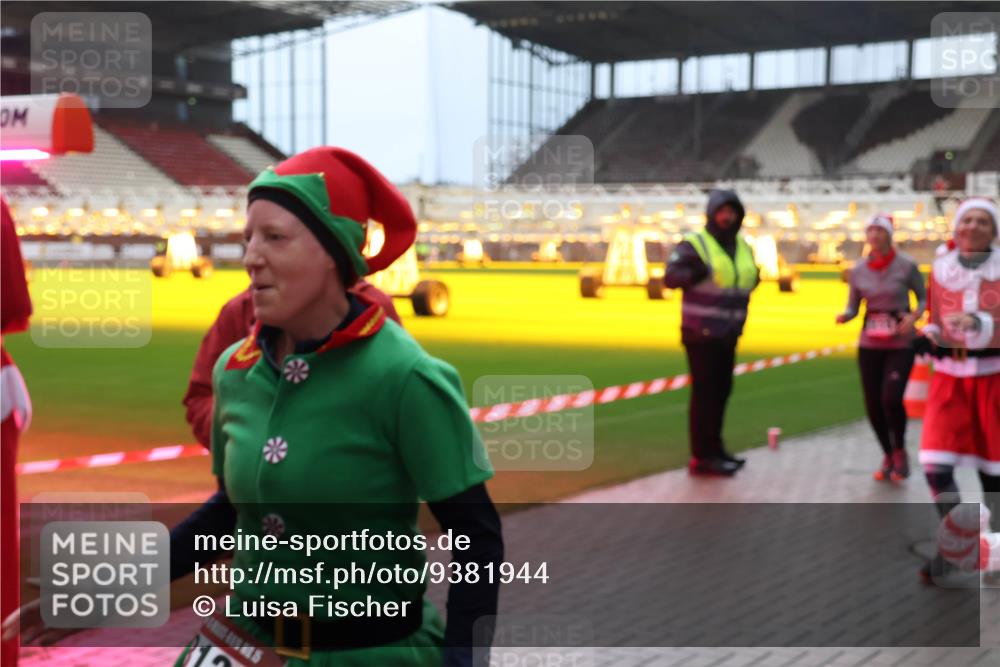 07.12.2025 - St. Pauli X-Mass-Run No. 15 Luisa Fischer http://msf.ph/oto/9381944 07.12.2025 10:47:33 Ziel 58, 60, 81, 231, 309, 522, 523, 821, 823, 824, 1171, 1359, 1362, 1747, 1750, 1819, 1847, 1848, 1863, 1872, 1875, 2115, 2200, 2488, 2683, 2684, 2957, 2989, 2993, 3029, 3123, 3344, 3360, 4593 meine-sportfotos.de