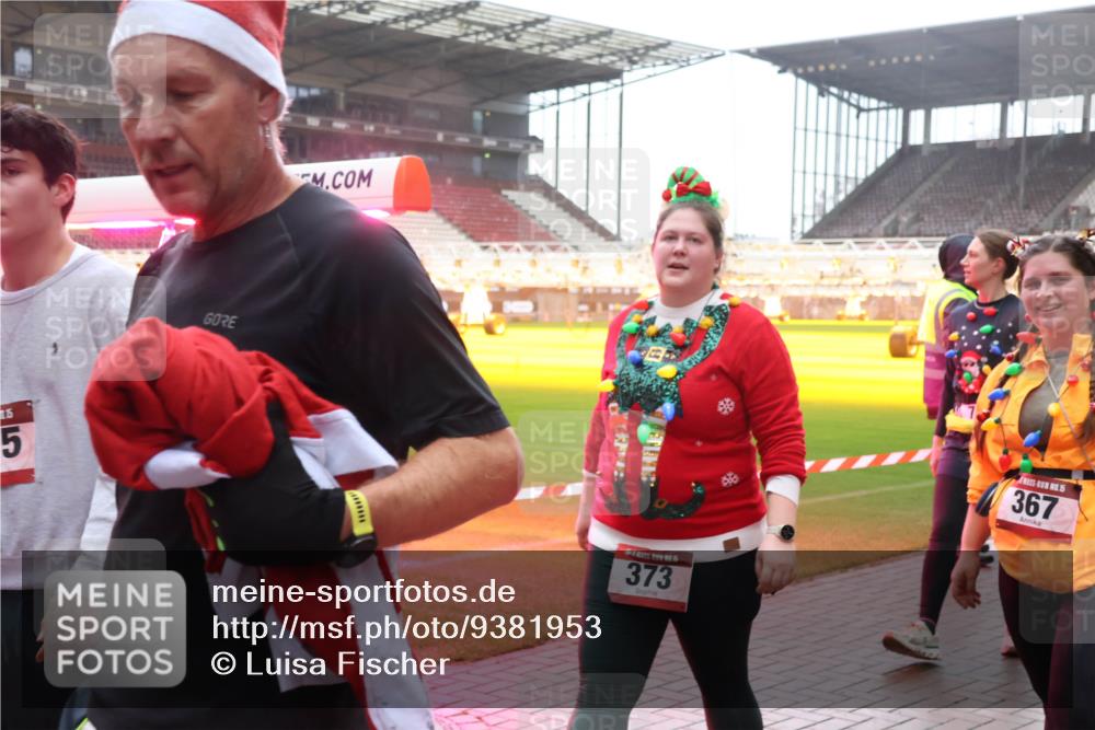 07.12.2025 - St. Pauli X-Mass-Run No. 15 Luisa Fischer http://msf.ph/oto/9381953 07.12.2025 11:20:34 Ziel 15, 5, 373, 15, 367, 2217, 2577, 2578, 2581, 2771, 3075, 3129, 3157, 3160, 3170, 3309, 3324, 3822, 3823, 4637 meine-sportfotos.de
