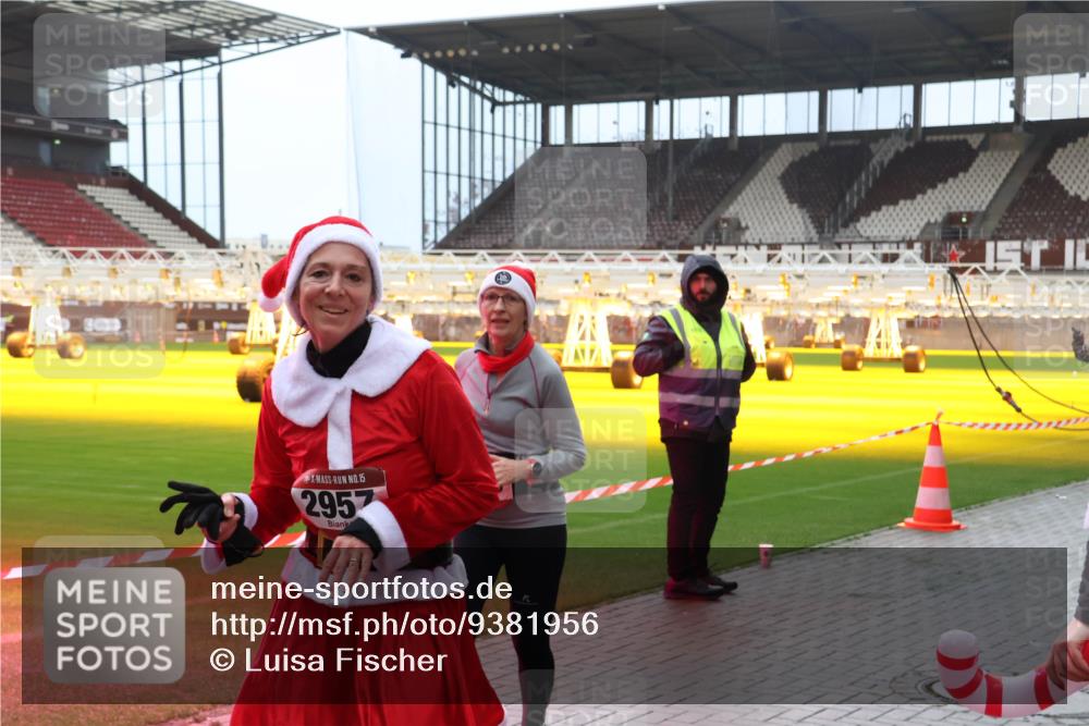 07.12.2025 - St. Pauli X-Mass-Run No. 15 Luisa Fischer http://msf.ph/oto/9381956 07.12.2025 10:47:35 Ziel 15, 2957, 60, 81, 231, 309, 522, 523, 821, 823, 824, 1171, 1182, 1359, 1362, 1747, 1750, 1819, 1847, 1848, 1863, 1872, 1875, 2115, 2200, 2683, 2684, 2957, 2989, 2993, 3029, 3101, 3102, 3123, 3344, 3360, 4593, 4853, 4868, 4869 meine-sportfotos.de