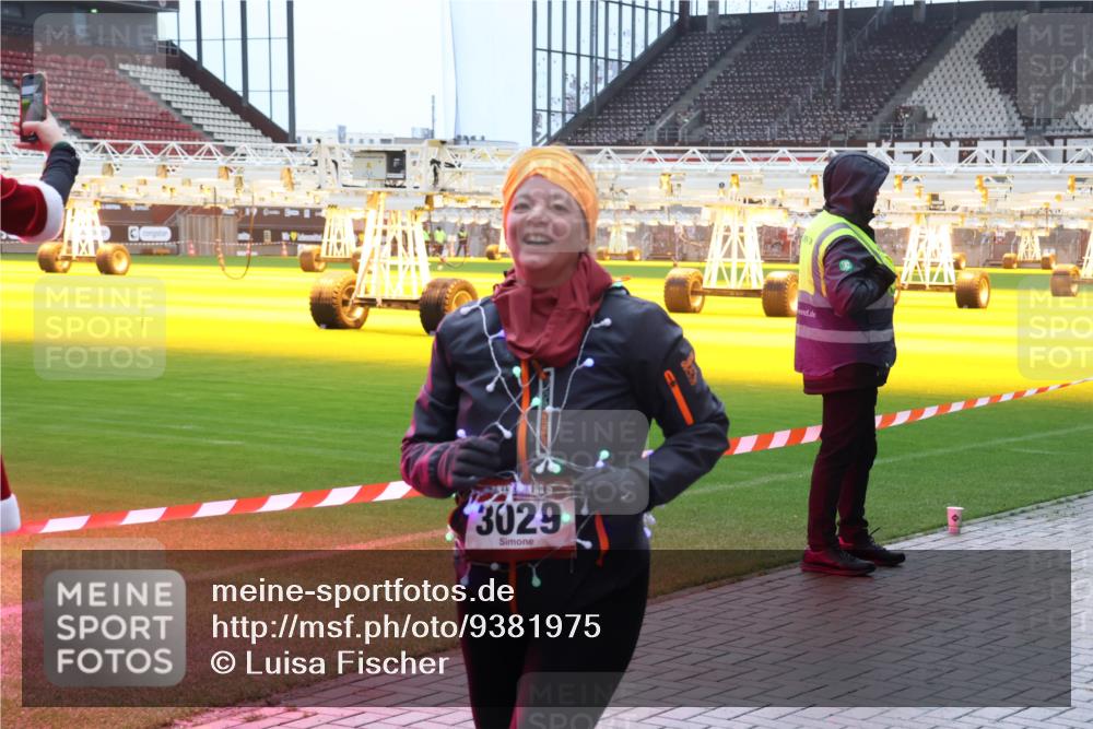 07.12.2025 - St. Pauli X-Mass-Run No. 15 Luisa Fischer http://msf.ph/oto/9381975 07.12.2025 10:47:39 Ziel 3029, 60, 78, 231, 309, 522, 523, 821, 823, 824, 1171, 1182, 1359, 1362, 1747, 1750, 1819, 1847, 1848, 1863, 1872, 1875, 2115, 2200, 2683, 2684, 2957, 3029, 3101, 3102, 3104, 3105, 3123, 3344, 3360, 4593, 4853, 4868, 4869 meine-sportfotos.de