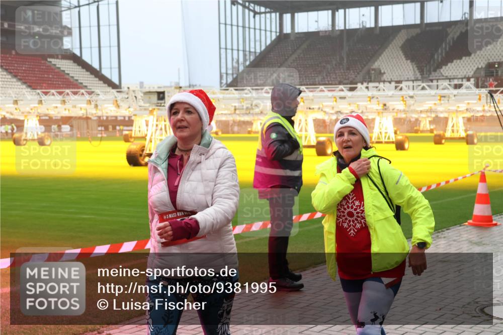 07.12.2025 - St. Pauli X-Mass-Run No. 15 Luisa Fischer http://msf.ph/oto/9381995 07.12.2025 10:12:06 Ziel 670, 756, 1687, 1688, 1969, 2177, 2906, 2909, 3085, 3354, 3761, 3767, 3815, 3909, 3932, 3935, 4499, 4525, 4659, 4661, 4662 meine-sportfotos.de