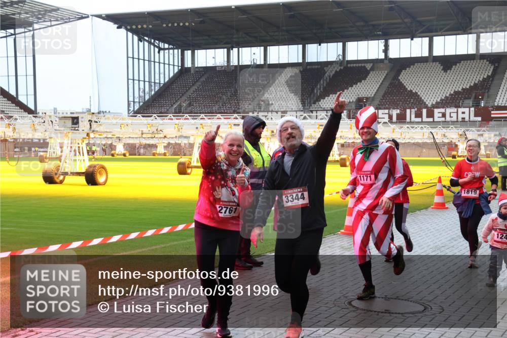 07.12.2025 - St. Pauli X-Mass-Run No. 15 Luisa Fischer http://msf.ph/oto/9381996 07.12.2025 10:47:43 Ziel 2761, 15, 3344, 1171, 1819, 124, 60, 78, 231, 309, 522, 523, 821, 823, 824, 1171, 1182, 1359, 1362, 1747, 1750, 1819, 1847, 1848, 1863, 1872, 1875, 2115, 2200, 2683, 2684, 2957, 3029, 3101, 3102, 3104, 3105, 3123, 3344, 3360, 4593, 4853, 4868, 4869 meine-sportfotos.de