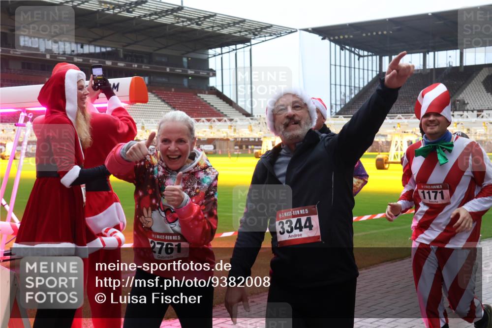 07.12.2025 - St. Pauli X-Mass-Run No. 15 Luisa Fischer http://msf.ph/oto/9382008 07.12.2025 10:47:45 Ziel 15, 2761, 15, 3344, 15, 1171, 60, 78, 231, 309, 522, 523, 821, 823, 824, 1171, 1182, 1359, 1362, 1747, 1750, 1819, 1847, 1848, 1863, 1872, 1875, 2115, 2200, 2683, 2684, 2690, 2957, 3029, 3101, 3102, 3104, 3105, 3123, 3344, 3360, 4853, 4868, 4869 meine-sportfotos.de