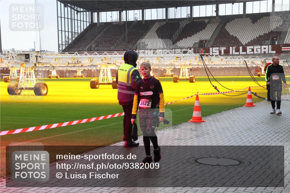 07.12.2025 - St. Pauli X-Mass-Run No. 15 Luisa Fischer http://msf.ph/oto/9382009 07.12.2025 11:20:42 Ziel 3822, 3324, 1020, 1135, 1614, 2132, 2134, 2242, 2305, 2577, 2578, 2581, 2771, 3075, 3129, 3157, 3170, 3309, 3324, 3822, 3823, 4637 meine-sportfotos.de