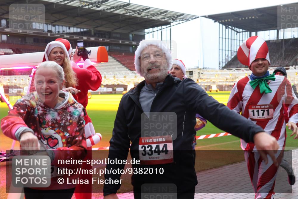 07.12.2025 - St. Pauli X-Mass-Run No. 15 Luisa Fischer http://msf.ph/oto/9382010 07.12.2025 10:47:45 Ziel 2761, 15, 3344, 15, 1171, 60, 78, 231, 309, 522, 523, 821, 823, 824, 1171, 1182, 1359, 1362, 1747, 1750, 1819, 1847, 1848, 1863, 1872, 1875, 2115, 2200, 2683, 2684, 2690, 2957, 3029, 3101, 3102, 3104, 3105, 3123, 3344, 3360, 4853, 4868, 4869 meine-sportfotos.de
