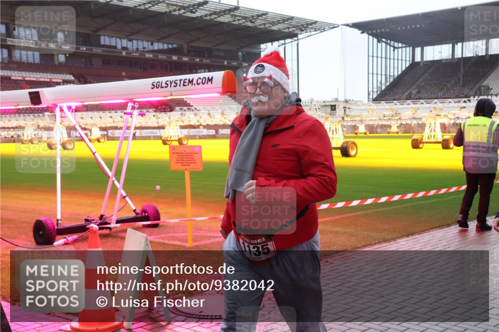 07.12.2025 - St. Pauli X-Mass-Run No. 15 Luisa Fischer http://msf.ph/oto/9382042 07.12.2025 11:21:09 Ziel 4, 15, 135, 802, 540, 765, 1020, 1135, 1614, 2132, 2134, 2242, 2305, 2379, 2462, 2601, 3037, 3129, 3157, 3309, 4637 meine-sportfotos.de