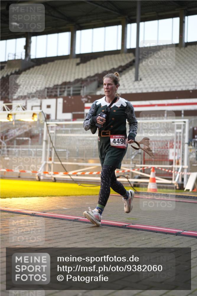 07.12.2025 - St. Pauli X-Mass-Run No. 15 Patografie http://msf.ph/oto/9382060 07.12.2025 10:20:28 Ziel 447, 452, 461, 478, 2187, 3473, 3832, 4116, 4490, 4523 meine-sportfotos.de