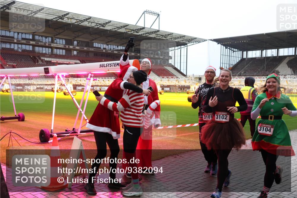07.12.2025 - St. Pauli X-Mass-Run No. 15 Luisa Fischer http://msf.ph/oto/9382094 07.12.2025 10:48:02 Ziel 02, 3101, 3102, 3104, 60, 78, 282, 309, 513, 522, 523, 553, 1171, 1182, 1555, 1819, 1847, 1848, 1863, 2200, 2490, 2566, 2608, 2611, 2683, 2684, 2690, 3029, 3101, 3102, 3104, 3105, 3344, 3360, 4072, 4615, 4618, 4853, 4863, 4868, 4869 meine-sportfotos.de