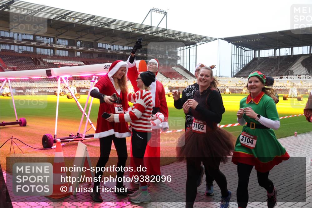 07.12.2025 - St. Pauli X-Mass-Run No. 15 Luisa Fischer http://msf.ph/oto/9382096 07.12.2025 10:48:02 Ziel 821, 3102, 3104, 60, 78, 282, 309, 513, 522, 523, 553, 1171, 1182, 1555, 1819, 1847, 1848, 1863, 2200, 2490, 2566, 2608, 2611, 2683, 2684, 2690, 3029, 3101, 3102, 3104, 3105, 3344, 3360, 4072, 4615, 4618, 4853, 4863, 4868, 4869 meine-sportfotos.de