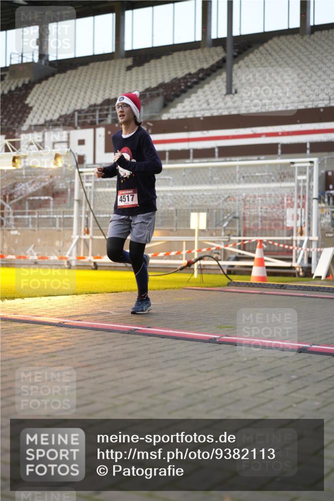 07.12.2025 - St. Pauli X-Mass-Run No. 15 Patografie http://msf.ph/oto/9382113 07.12.2025 10:20:36 Ziel 392, 447, 452, 461, 478, 1016, 1076, 1466, 2187, 3473, 4490, 4517 meine-sportfotos.de