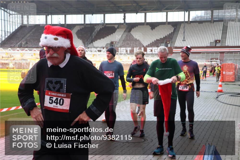 07.12.2025 - St. Pauli X-Mass-Run No. 15 Luisa Fischer http://msf.ph/oto/9382115 07.12.2025 11:21:23 Ziel 15, 540, 2134, 2379, 540, 765, 1020, 1135, 1614, 2132, 2134, 2242, 2305, 2375, 2376, 2379, 2462, 2601, 2854, 2867, 3037, 3135, 3220 meine-sportfotos.de