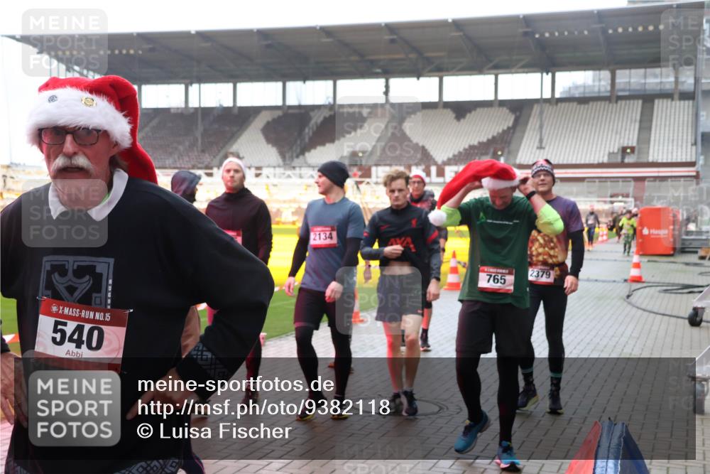 07.12.2025 - St. Pauli X-Mass-Run No. 15 Luisa Fischer http://msf.ph/oto/9382118 07.12.2025 11:21:24 Ziel 15, 540, 2134, 765, 2379, 540, 765, 1020, 1135, 1614, 2132, 2134, 2242, 2305, 2375, 2376, 2379, 2462, 2601, 2854, 2867, 3037, 3135, 3220, 3283 meine-sportfotos.de