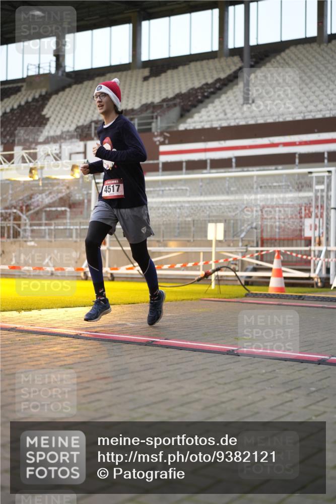 07.12.2025 - St. Pauli X-Mass-Run No. 15 Patografie http://msf.ph/oto/9382121 07.12.2025 10:20:36 Ziel 392, 447, 452, 461, 478, 1016, 1076, 1466, 2187, 3473, 4490, 4517 meine-sportfotos.de