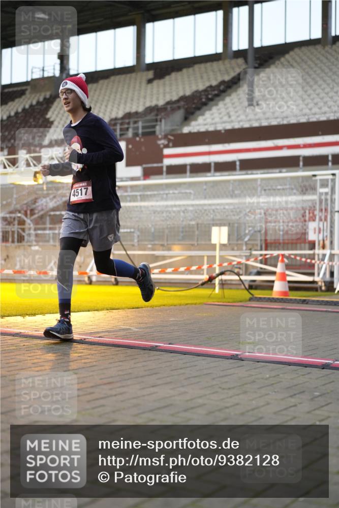 07.12.2025 - St. Pauli X-Mass-Run No. 15 Patografie http://msf.ph/oto/9382128 07.12.2025 10:20:36 Ziel 392, 447, 452, 461, 478, 1016, 1076, 1466, 2187, 3473, 4490, 4517 meine-sportfotos.de