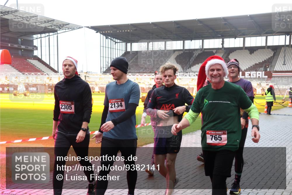 07.12.2025 - St. Pauli X-Mass-Run No. 15 Luisa Fischer http://msf.ph/oto/9382141 07.12.2025 11:21:26 Ziel 2305, 5, 2134, 15, 765, 540, 765, 1020, 1135, 1614, 2242, 2375, 2376, 2379, 2462, 2601, 2854, 2867, 3037, 3135, 3220, 3283 meine-sportfotos.de