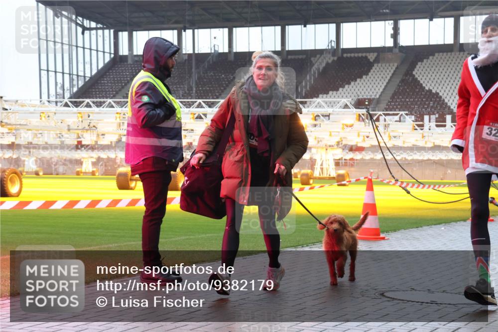07.12.2025 - St. Pauli X-Mass-Run No. 15 Luisa Fischer http://msf.ph/oto/9382179 07.12.2025 11:21:43 Ziel 32, 98, 105, 111, 232, 241, 540, 765, 1549, 1902, 1907, 2033, 2197, 2375, 2376, 2379, 2462, 2473, 2474, 2579, 2601, 2854, 2867, 3037, 3073, 3135, 3159, 3220, 3283 meine-sportfotos.de