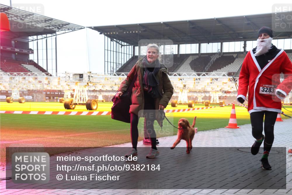 07.12.2025 - St. Pauli X-Mass-Run No. 15 Luisa Fischer http://msf.ph/oto/9382184 07.12.2025 11:21:44 Ziel 3283, 98, 105, 111, 232, 241, 540, 765, 1549, 1902, 1907, 2033, 2197, 2375, 2376, 2379, 2462, 2473, 2474, 2579, 2601, 2854, 2867, 3037, 3073, 3135, 3159, 3220, 3283 meine-sportfotos.de