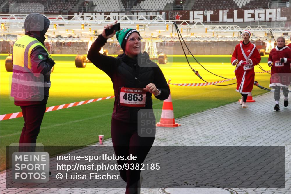 07.12.2025 - St. Pauli X-Mass-Run No. 15 Luisa Fischer http://msf.ph/oto/9382185 07.12.2025 10:48:18 Ziel 15, 4863, 553, 513, 60, 78, 282, 309, 472, 513, 522, 523, 553, 1182, 1195, 1555, 1847, 1848, 1863, 2028, 2146, 2147, 2339, 2490, 2501, 2566, 2608, 2611, 2690, 3018, 3101, 3102, 3104, 3105, 3360, 3598, 4072, 4229, 4615, 4618, 4853, 4863, 4868, 4869 meine-sportfotos.de