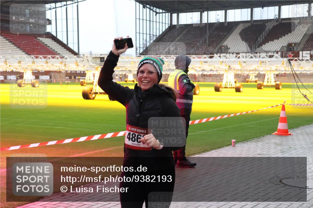 07.12.2025 - St. Pauli X-Mass-Run No. 15 Luisa Fischer http://msf.ph/oto/9382193 07.12.2025 10:48:19 Ziel 15, 486, 60, 78, 282, 309, 472, 513, 553, 1182, 1195, 1555, 1847, 1848, 1863, 2028, 2146, 2147, 2339, 2490, 2501, 2566, 2608, 2611, 2690, 3018, 3101, 3102, 3104, 3105, 3360, 3598, 4072, 4229, 4615, 4618, 4853, 4863, 4868, 4869 meine-sportfotos.de