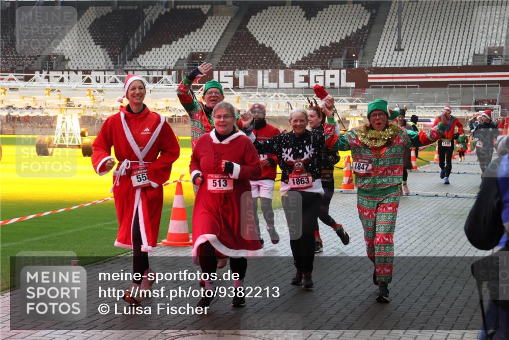 07.12.2025 - St. Pauli X-Mass-Run No. 15 Luisa Fischer http://msf.ph/oto/9382213 07.12.2025 10:48:22 Ziel 55, 1, 15, 513, 00, 1863, 1847, 2146, 78, 282, 472, 513, 553, 876, 1182, 1195, 1555, 2028, 2146, 2147, 2339, 2490, 2501, 2566, 2608, 2611, 2690, 3018, 3101, 3102, 3104, 3105, 3598, 4072, 4229, 4615, 4618, 4853, 4863, 4868, 4869 meine-sportfotos.de