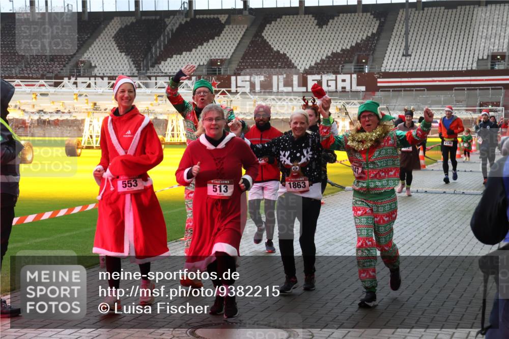 07.12.2025 - St. Pauli X-Mass-Run No. 15 Luisa Fischer http://msf.ph/oto/9382215 07.12.2025 10:48:22 Ziel 553, 5, 513, 1863, 2146, 78, 282, 472, 513, 553, 876, 1182, 1195, 1555, 2028, 2146, 2147, 2339, 2490, 2501, 2566, 2608, 2611, 2690, 3018, 3101, 3102, 3104, 3105, 3598, 4072, 4229, 4615, 4618, 4853, 4863, 4868, 4869 meine-sportfotos.de