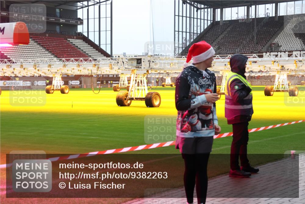 07.12.2025 - St. Pauli X-Mass-Run No. 15 Luisa Fischer http://msf.ph/oto/9382263 07.12.2025 10:48:39 Ziel 282, 472, 513, 553, 577, 633, 876, 1195, 1265, 1267, 1555, 2028, 2146, 2147, 2232, 2233, 2235, 2239, 2241, 2339, 2501, 2608, 2611, 2796, 2797, 2803, 3018, 3598, 4072, 4229, 4447, 4598, 4863 meine-sportfotos.de