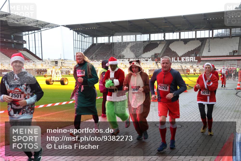 07.12.2025 - St. Pauli X-Mass-Run No. 15 Luisa Fischer http://msf.ph/oto/9382273 07.12.2025 10:48:41 Ziel 4229, 15, 2501, 3599, 2028, 3018, 233, 282, 290, 472, 513, 553, 577, 633, 876, 935, 1195, 1265, 1267, 1517, 1521, 2028, 2146, 2147, 2232, 2233, 2235, 2239, 2241, 2339, 2501, 2608, 2611, 2796, 2797, 2803, 3018, 3598, 4229, 4447, 4598, 4863 meine-sportfotos.de