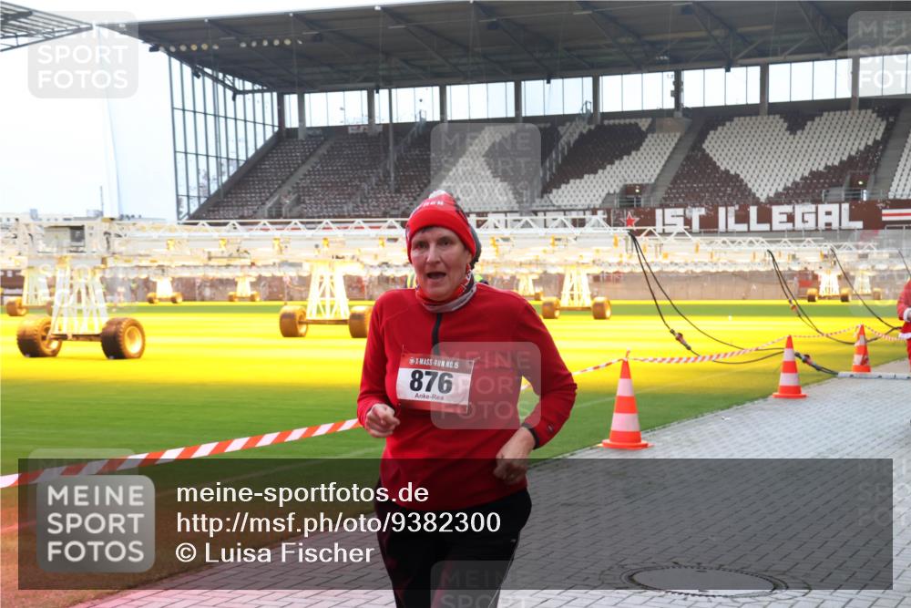 07.12.2025 - St. Pauli X-Mass-Run No. 15 Luisa Fischer http://msf.ph/oto/9382300 07.12.2025 10:48:45 Ziel 15, 876, 233, 282, 290, 472, 513, 553, 577, 633, 876, 935, 1195, 1265, 1267, 1515, 1516, 1517, 1521, 2028, 2146, 2147, 2232, 2233, 2235, 2239, 2241, 2339, 2501, 2608, 2611, 2796, 2797, 2803, 3017, 3018, 3019, 3598, 4229, 4447, 4598 meine-sportfotos.de